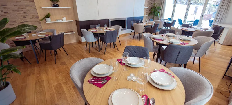 Commerces, restaurants et hôtels